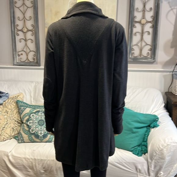 Lululemon - Picture 5 of 6